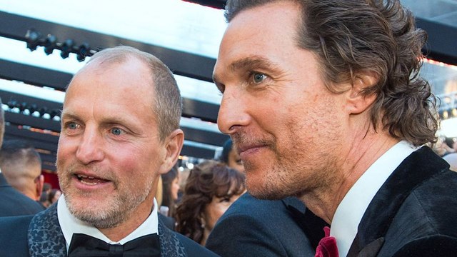 Fou Mais Vrai : Matthew McConaughey est peut-être le frère de Woody Harrelson !