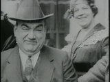 Un vídeo clip mudo de unos Minutos de Picardía de Enrico Caruso junto a un Grupo Del Circo . Década Del 10