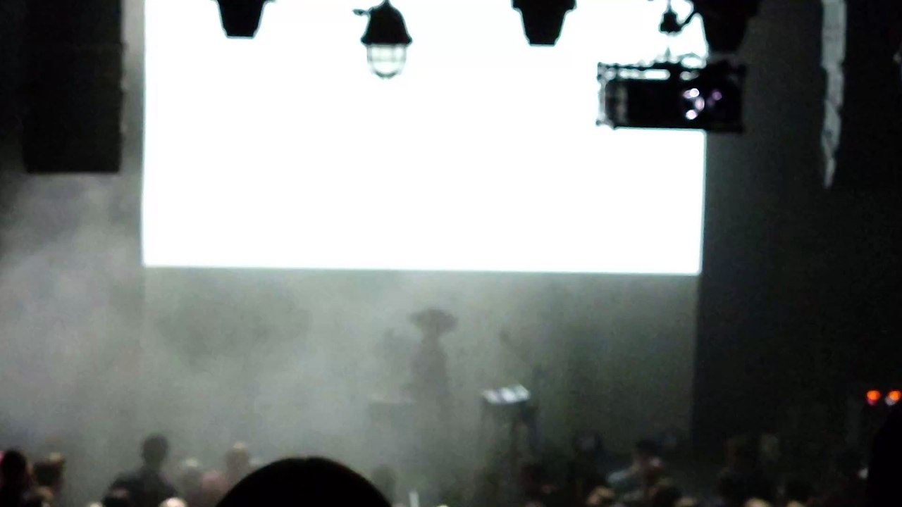 Kelly Lee Owens- Dark Angel