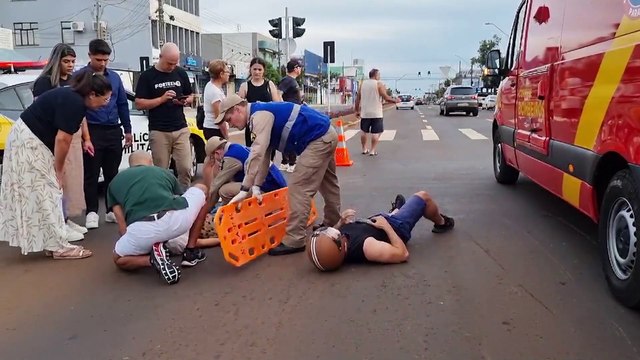 Mãe e criança são atropeladas em acidente com três vítimas na Avenida Carlos Gomes