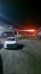 Incêndio atinge galpão no Porto de Aratu