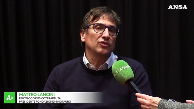 Lo psicologo: Gli adulti faticano ad ascoltare le emozioni degli adolescenti