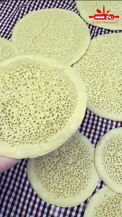 عجينة القطايف في المنزل بكل سهولة قطايف بالماء فقط  (8)