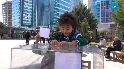 CHP Genel Merkezi’nde çocuklar da sandıkta