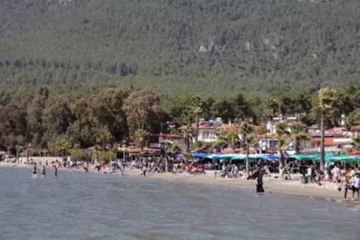 Alanya'da yaz havası! Turistler Kleopatra plajını tercih etti