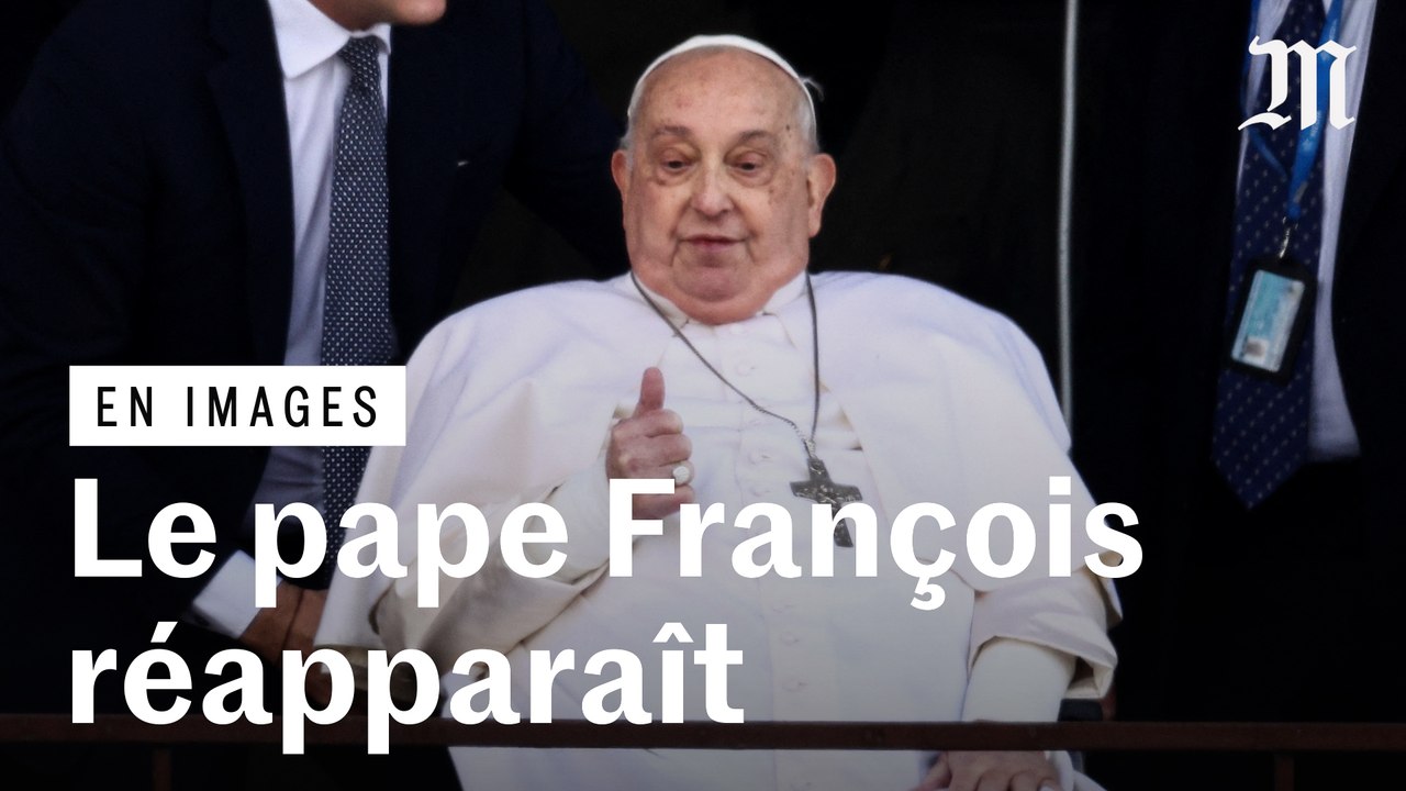Le pape François salue les fidèles avant de quitter l’hôpital Gemelli