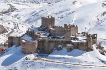 Türkiye'deki tek şato! Bir özelliğiyle dikkat çekiyor