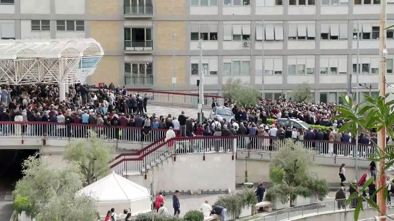 Primeas imágenes del papa Franciso dado de alta. Fuente
