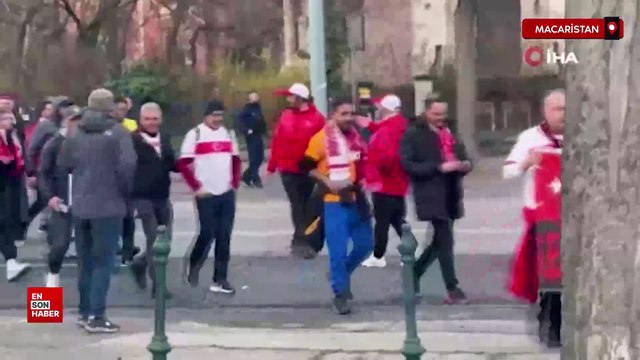 Türk taraftarlar, millileri Macaristan'da yalnız bırakmadı