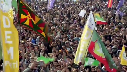 Yenikapı'daki Nevruz etkinliğinde terörist başı Öcalan'a sinevizyon gösterisi!