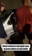 Motorista embriagado bate em carro e derruba muro de terreno na Santa Amélia