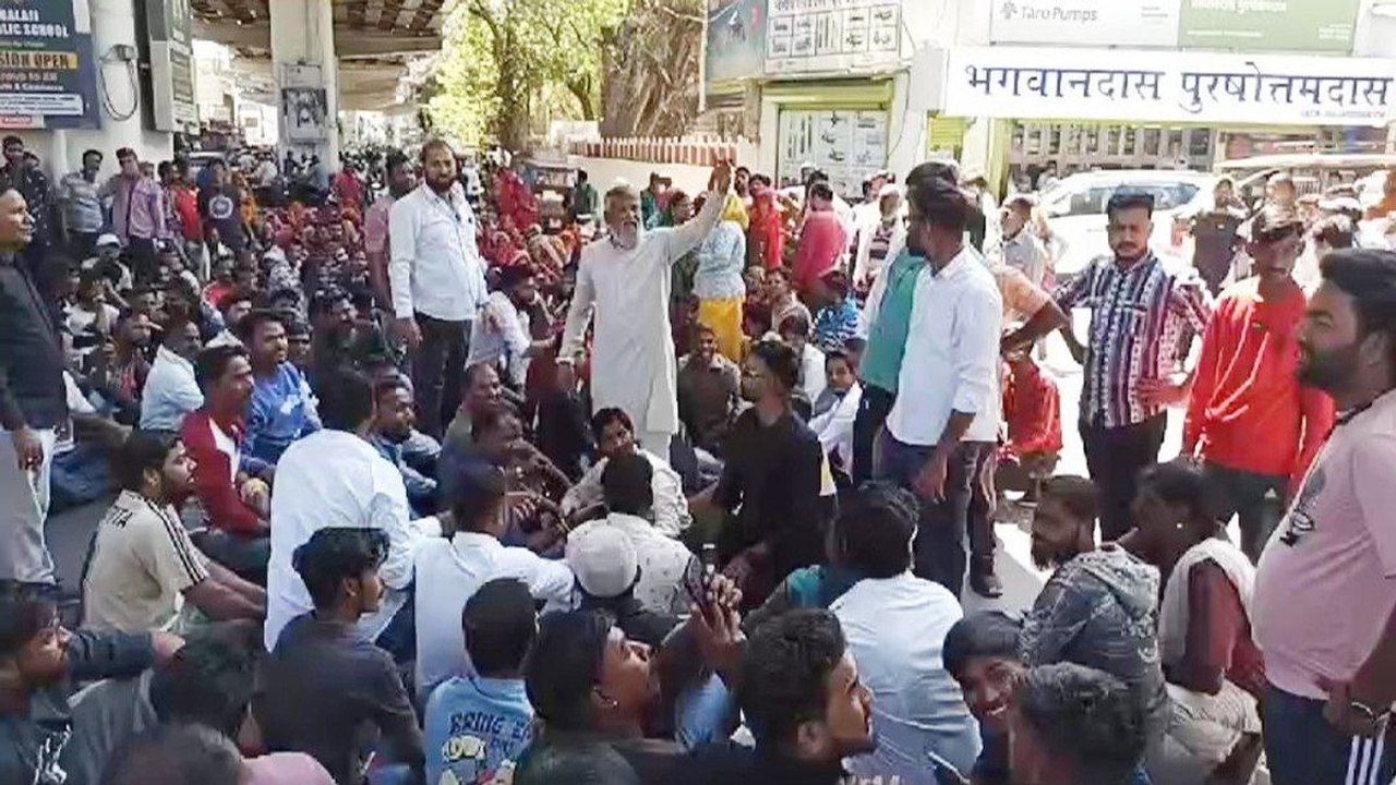 nigam news सात दिन बाद सुलझा विवाद, आज से काम पर लौटेंगे सफाई कर्मचारी