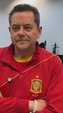 Roncero, exultante tras la victoria del Real Madrid femenino en un Clásico