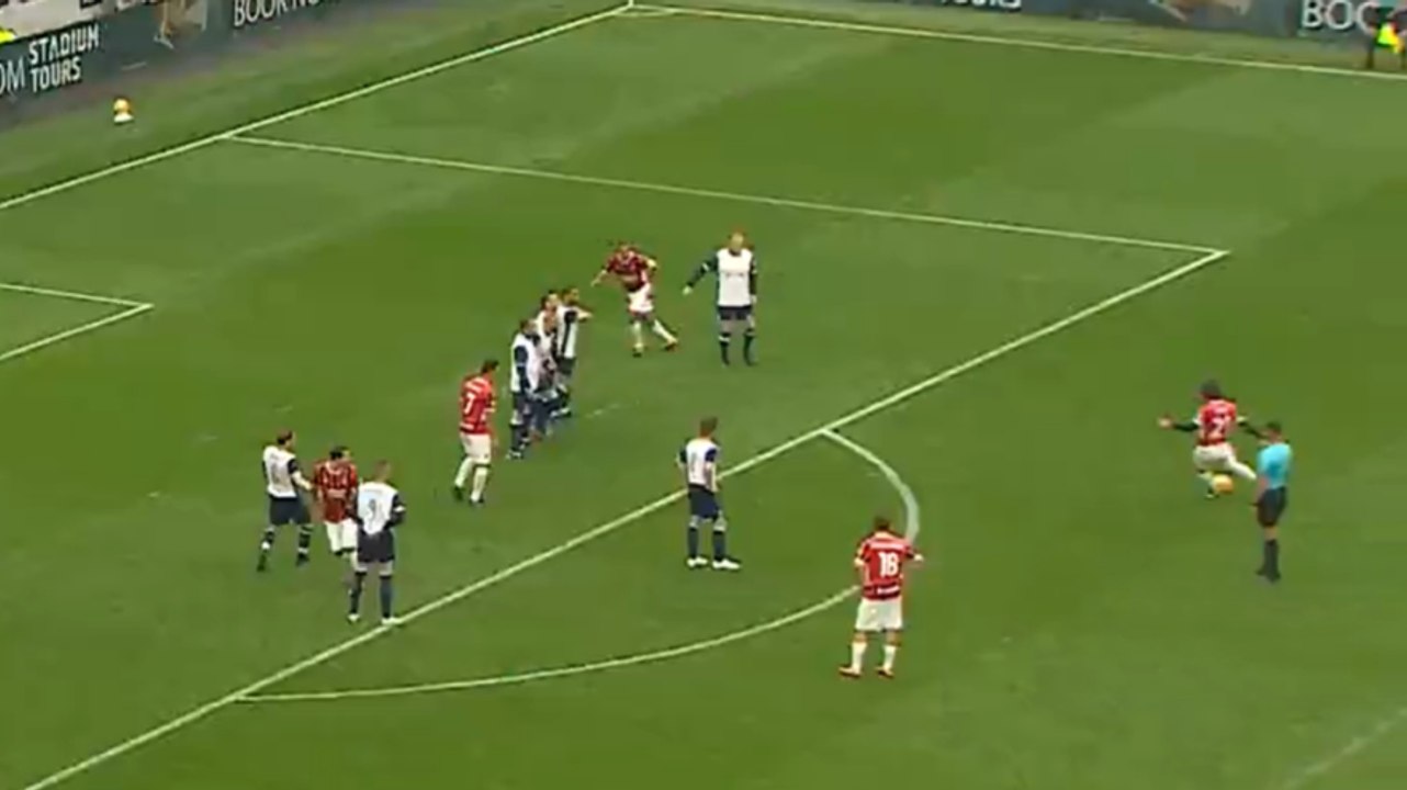 Pirlo, punizione-gol in Tottenham Legends-Milan Glorie: classe immortale