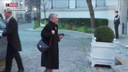 Port du voile dans le sport : Gérald Darmanin répond à Elisabeth Borne