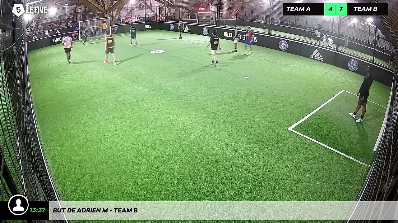 But de Adrien M - Team B