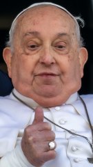 El Papa reaparece después de 37 días hospitalizado