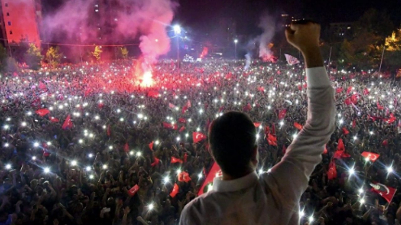 Turkey Protests Erupt Over Istanbul Mayor Ekrem Imamoglu's Detention, Challenging Erdogan's Rule