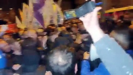 Bursa’da ‘İmamoğlu’ gerginliği; CHP İl Başkanı gözünden yaralandı, çok sayıda gözaltı var