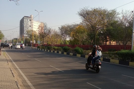 Rajasthan Weather : जयपुर में मौसम का मिजाज होने लगा गर्म, आज सवेरे तेज धूप ​खिली