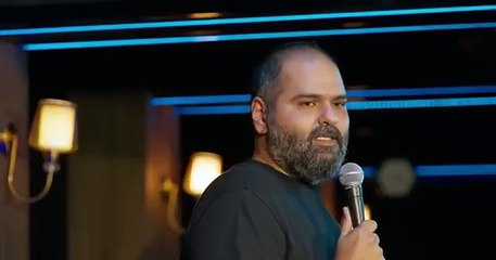 Kunal Kamra perform