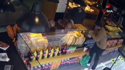 Bursa'da bağış kumbarasını çalan şahıs kameraya yakalandı!