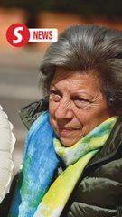 Joyful faithful describes emotional reunion with Pope Francis