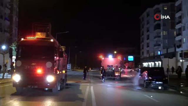 Antalya’da seyir halindeyken yanan otomobili itfaiye söndürdü