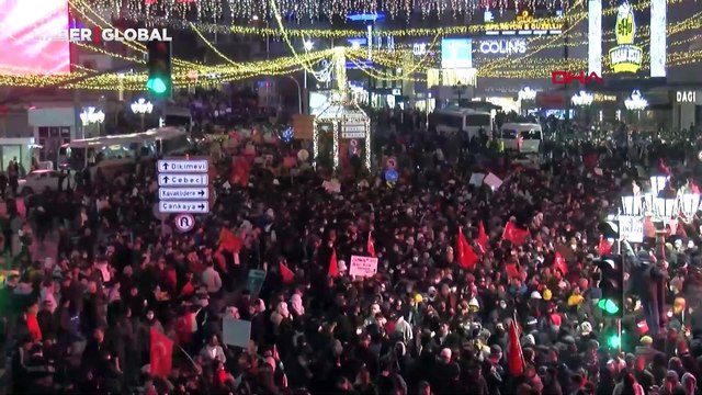 Ankara'da polis ile göstericiler arasında İmamoğlu arbedesi