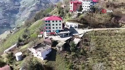 Heyelan mahalleyi tehdit ediyor