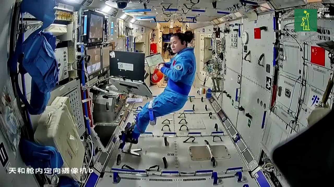Los astronautas de la estación espacial china completan su tercera misión extravehicular