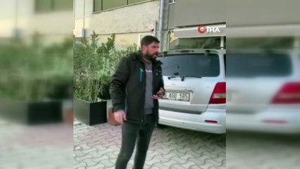 Bursa'da çıkarmak istediği kiracısının işletmesine otomobille daldı