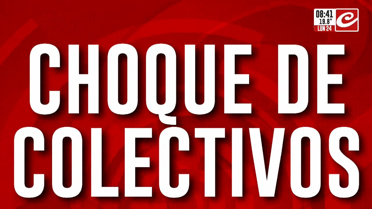 Tremendo choque de colectivos deja varias personas heridas