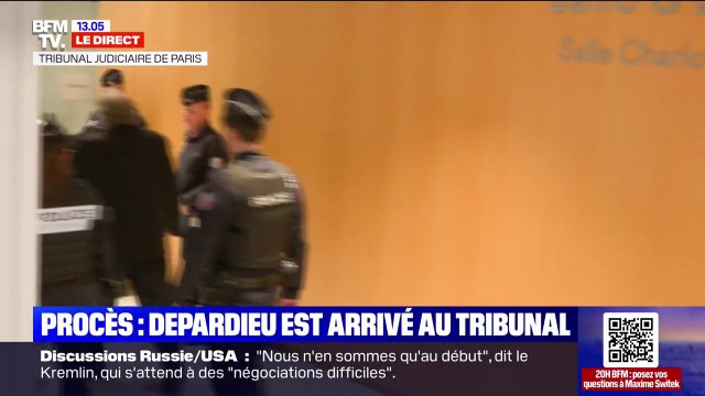 Gérard Depardieu arrive à son procès pour agressions sexuelles sur le tournage du film Les Volets verts en 2021