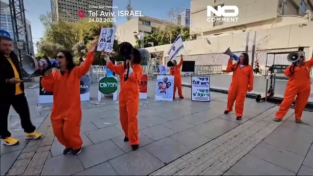 Protesters depict Israeli PM Netanyahu as ‘puppet’ outside Tel Aviv court