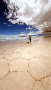 beau surf au dessus des nuages