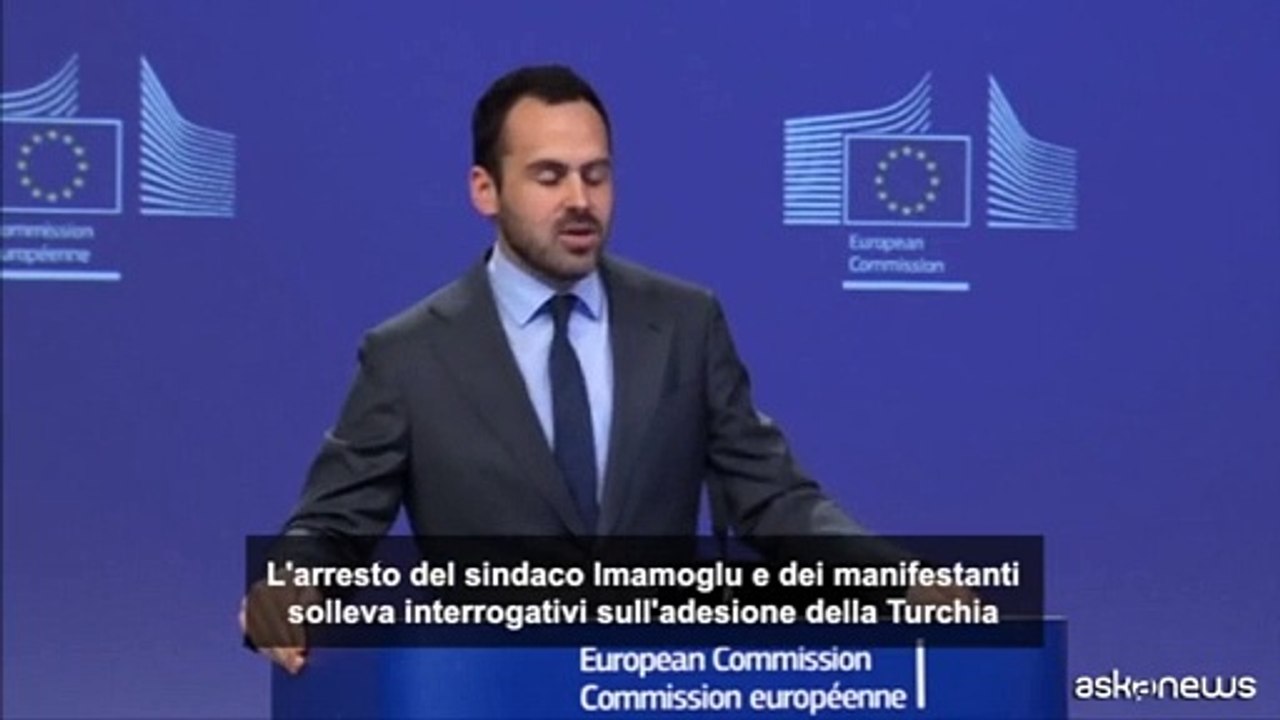 La Commissione europea: la Turchia rispetti i valori democratici