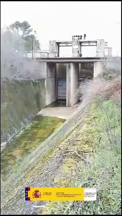 Apertura de las compuertas del canal de conexión de los embalses de Entrepeñas y Buendía. Autoría: CHT
