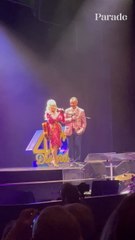 Dolly Parton Handles an On-Stage Mishap With Ease