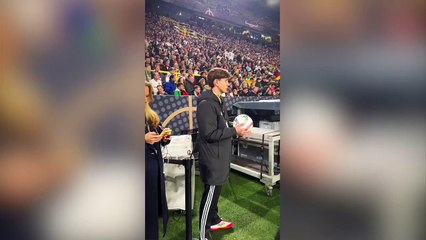 Kimmich firma el balón del partido a Noel, el recogepelotas clave en el gol de Musiala