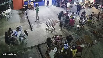 Diretor de escola militar mata jovem que construiu avião com motor de Fusca (vídeo)