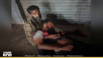 കൊല്ലം ഓച്ചിറ വവ്വാക്കാവിൽ കാറിൽ എത്തിയ സംഘം യുവാവിനെ വെട്ടിപ്പരിക്കേൽപ്പിച്ചു
