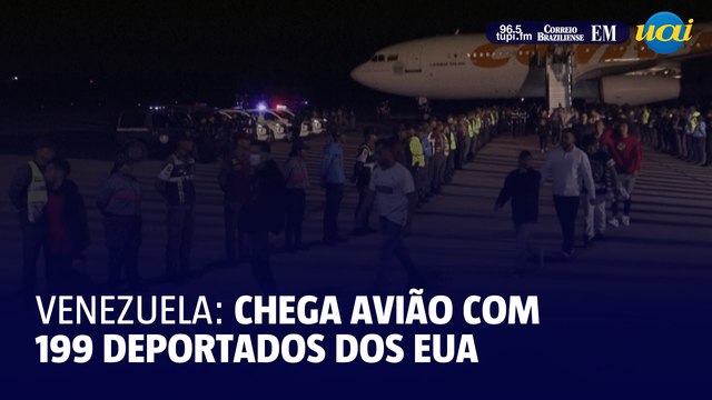 Avião com 199 deportados venezuelanos chega a Caracas