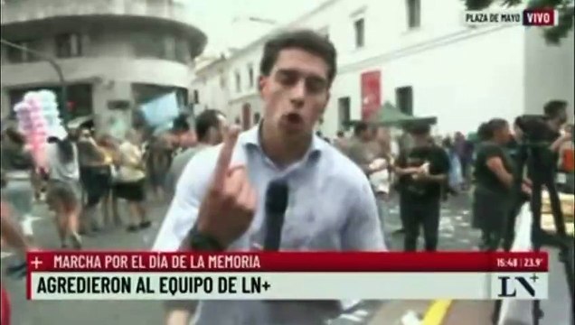 Tomate un trago : periodista de LN+ fue agredido durante cobertura de marcha por el Día de la Memoria