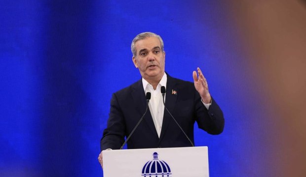 Abinader califica de absurdas las acusaciones de Amnistía Internacional sobre racismo en políticas migratorias