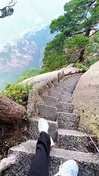 Tiandu Peak of Huang Montain, Huangshan, China / Pic Tiandu de la montagne Huang, Huangshan, Chine