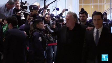 Gérard Depardieu compareció en el primer juicio formal en su contra por agresión sexual