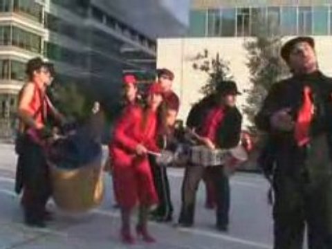 Concert percussions devant BNF