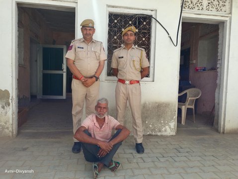 बासदयाल थाना पुलिस की कार्रवाई: अवैध देशी शराब के 54 पव्वे के साथ आरोपी गिरफ्तार