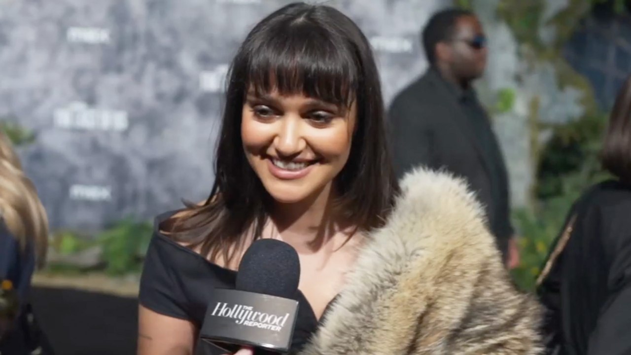 Ariela Barer on 'The Last of Us' Season 2 Compared to Season 1: "It's Bigger!" | THR Video